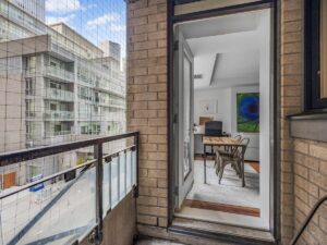 140 Simcoe St #304 balcony