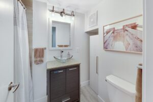 441 Jane St #410 bathroom vanity