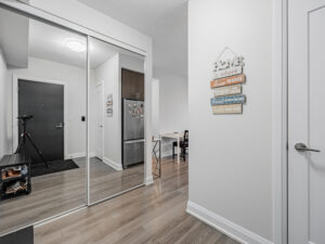18 Graydon Hall Dr #1701 foyer with large closet with mirrored doors